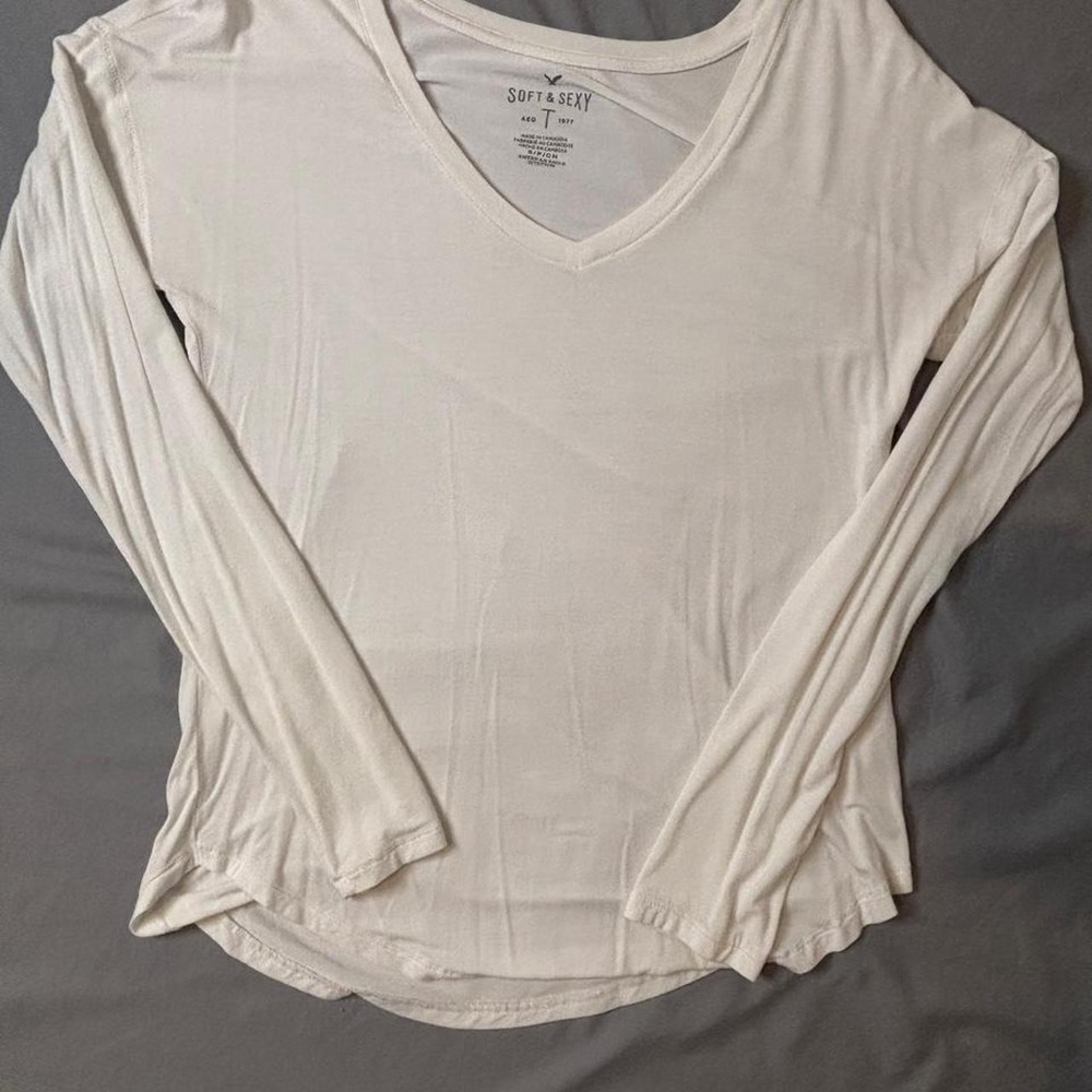 American eagle soft and sexy long sleeve vneck